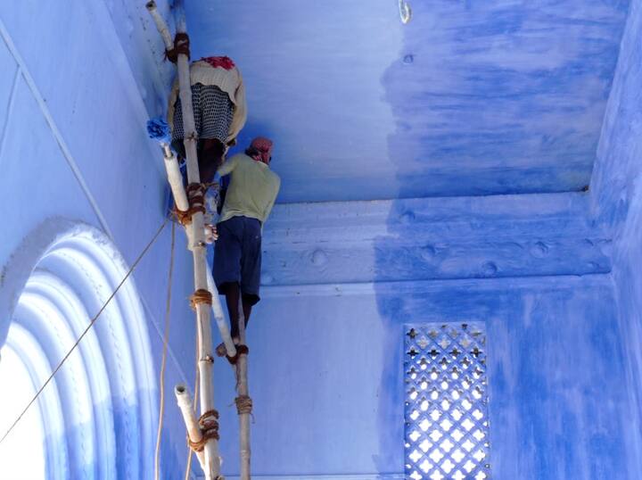 সময়ের সঙ্গে সঙ্গে অনেক কিছু বদলালেও সাবেকি পুজোর গন্ধ আজও এতটুকুও ম্লান হয়নি।