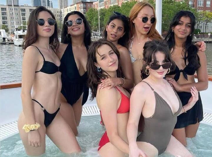 बॉलीवुड के सुपरस्टार शाहरुख खान की बेटी सुहाना खान अपनी लैविश लाइफस्टाइल के लिए जानी जाती हैं. सुहाना की बेहतरीन लाइफस्टाइल की झलक उनकी सोशल मीडिया पोस्ट के जरिए अक्सर देखने को मिलती है.