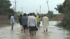 મહેસાણા: બહુચરાજી-દેદાણા રોડ પર ભરાયા વરસાદી પાણી, મુખ્ય રોડ અને ખેતરોમાં ભરાયા પાણી