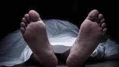 Electrocution Death: আগরপাড়ায় জমা জলে দাঁড়িয়ে মোবাইল ফোনে চার্জ, তড়িদাহত হয়ে মৃত্যু সাফাই কর্মীর| Bangla News