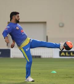 IPL 2021: প্র্যাক্টিসে ফুটবলে মাতলেন ধোনি, খোশমেজাজে সিএসকে ক্রিকেটারেরা