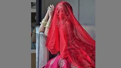 Raima Sen Pics: লাল রঙের সাবেকি পোশাকে মোহময়ী সুচিত্রা নাতনি রাইমা