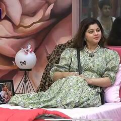 બે વાર ડિવોર્સ લઈ ચૂકેલી આ હૉટ ટીવી એક્ટ્રેસને 11 વર્ષ નાના એક્ટર સાથે બંધાયા સંબંધ, કોના પર શારીરિક શોષણનો મૂકેલો આરોપ ?