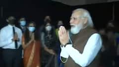 PM Modi welcomed warmly at Washington DC hotel | LIVE visuals