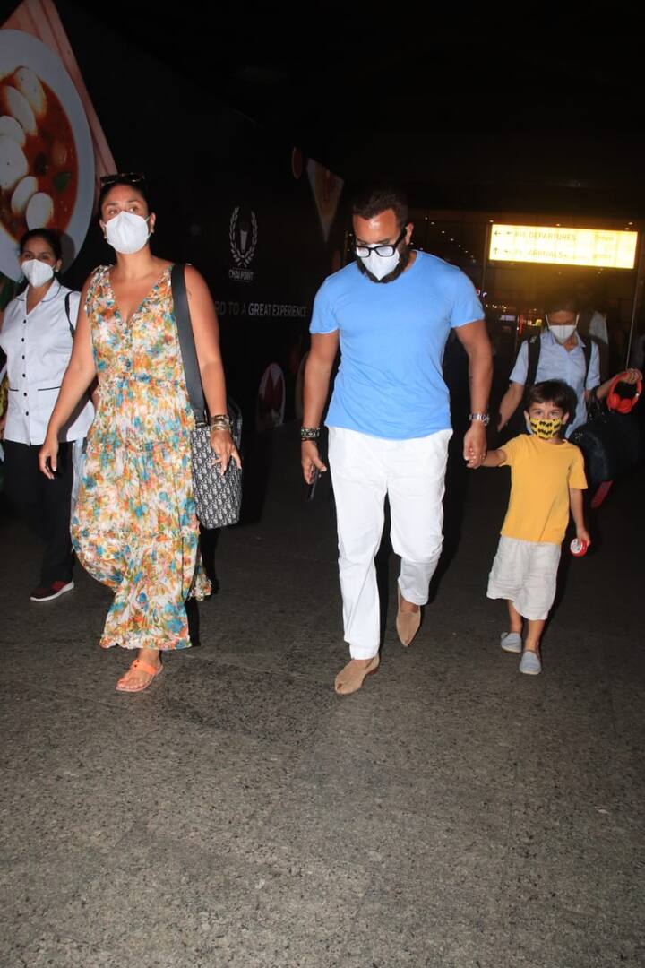 मुंबई एयरपोर्ट पर करीना कपूर, सैफ अली खान और तैमूर को एक साथ कैमरों में कैद किया गया. इस दौरान तैमूर पापा सैफ का हाथ थामे दिखे.