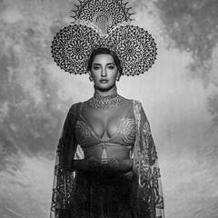 Nora Fatehi इस फोटो में किसी Queen से कम नहीं लग रहीं, दिल थाम के देखें ये फोटो