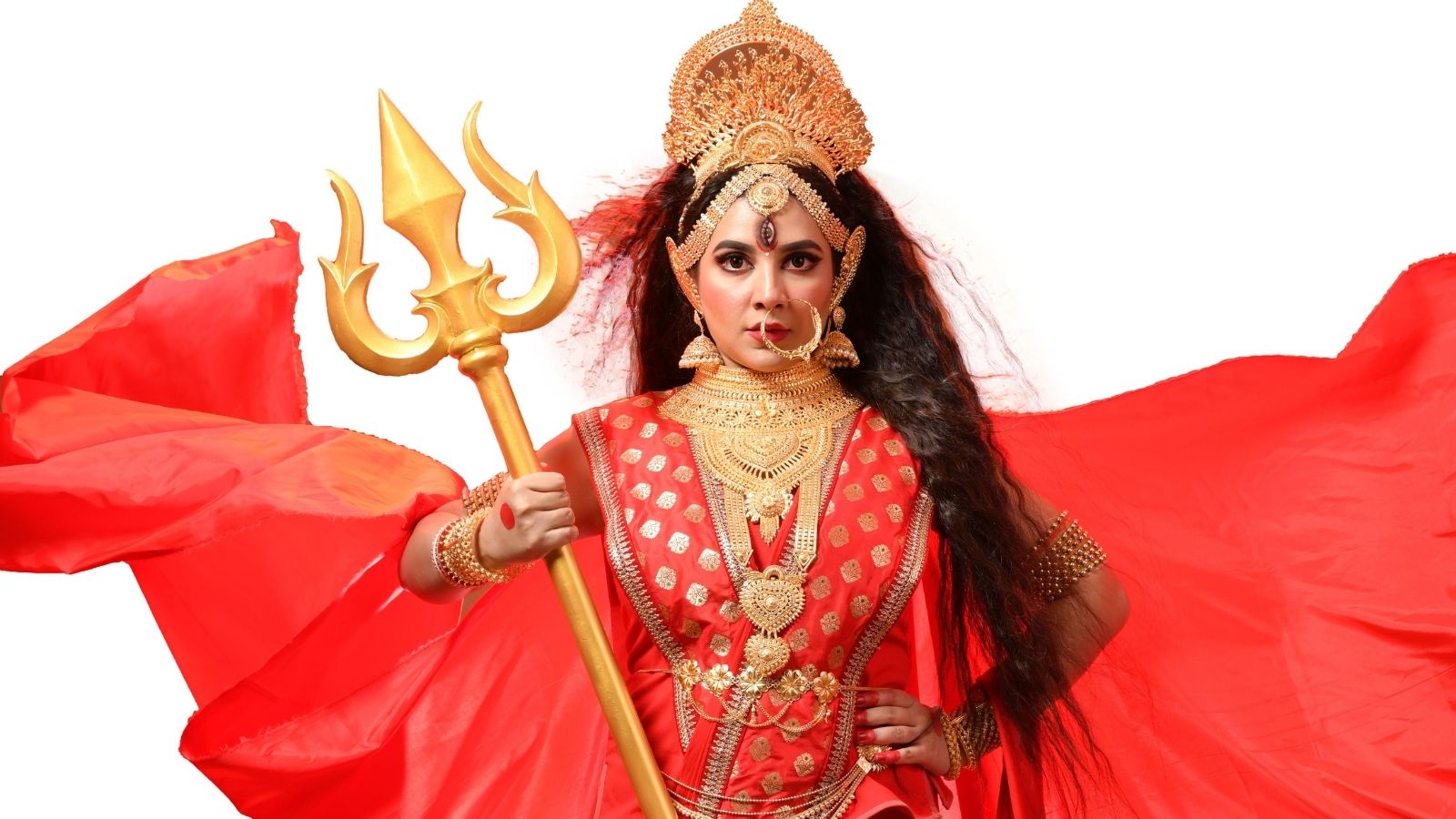 Subhashree Ganguly' S Mahisasuromardini Look Reveled, Actress Looks  Scanning In New Attire | মহালয়ায় মহিষাসুরমর্দিনী শুভশ্রী, চমক রইল  আদ্যাশক্তি রুপেও