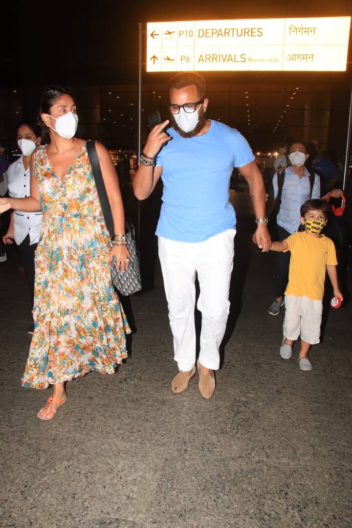 वहीं बात करें सैफ अली खान और तैमूर की दोनों कैजुअल लुक में थे. सैफ व्हाइट पैंट और ब्लू टीशर्ट में दिखे तो वहीं तैमूर व्हाइ हाफ पैंट और येलो टीशर्ट में नजर आए.