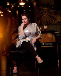 Meena Birthday Celebration Pics:’மலைகோயில் வாசலில் கார்த்திகை தீபம் மின்னுதே’  நடிகை மீனா பிறந்தநாள் க்ளிக்ஸ்..!