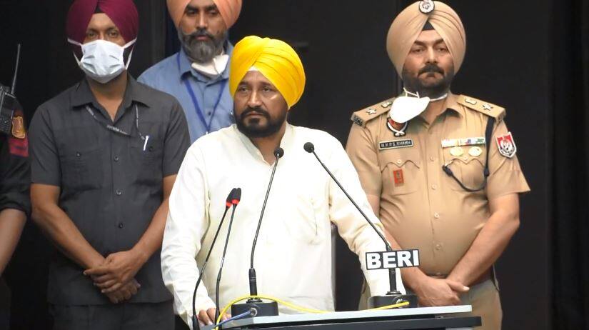 CM SETS THE WHEEL IN MOTION TO END VIP CULTURE IN STATE BY ANNOUNCING CURTAIL IN HIS SECURITY COVER ਮੁੱਖ ਮੰਤਰੀ ਨੇ VIP ਕਲਚਰ ਖ਼ਤਮ ਕਰਨ ਤੇ ਦਿੱਤਾ ਜ਼ੋਰ, ਆਪਣੀ ਸੁਰੱਖਿਆ ਘਟਾਉਣ ਦੀ ਕਹੀ ਗੱਲ