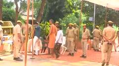 Khabarein Tabadtod : महंत Narendra Giri मामले में इन नेताओं से हो सकती है पूछताछ | Hindi News