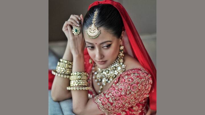 তিনি যে মহানায়িকা সুচিত্রা সেনের নাতনি, তা তাঁর ফ্যাশন স্টেটমেন্ট দেখলেই বোঝা যায়।