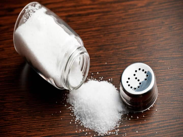 Study reveals shocking findings on how salt affects blood flow to the brain ਅਧਿਐਨ ਨੇ ਕੀਤਾ ਹੈਰਾਨ ਕਰਨ ਵਾਲਾ ਖੁਲਾਸਾ, ਦੱਸੀਆ ਕਿਵੇਂ ਲੂਣ ਦਿਮਾਗ ਨੂੰ ਖੂਨ ਦੇ ਪ੍ਰਵਾਹ ਨੂੰ ਕਰਦਾ ਹੈ ਪ੍ਰਭਾਵਿਤ