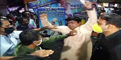 Kolkata: ধুন্ধুমার কালীঘাট, মুখ্যমন্ত্রীর বাড়ির সামনে রাস্তায় বসে বিক্ষোভ বিজেপি রাজ্য সভাপতির