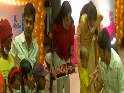 simbu dancing with cancer affected children on rose day Simbu | புற்றுநோயால் பாதிக்கப்பட்ட குழந்தைகளுடன் நடனமாடிய சிம்பு! - வைரல் வீடியோ!