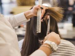 ITC Maurya Haircut: சொன்னதுபோல முடி வெட்டல.. பெண்ணுக்கு ரூ.2 கோடி இழப்பீடு கொடுக்கும் சலூன்!