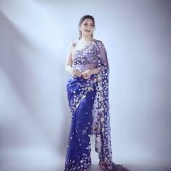 ਮਾਧੁਰੀ ਦੀਕਸ਼ਿਤ ਨੇ ਪਾਈ 1,79,000 ਰੁਪਏ ਦੀ ਸਾੜ੍ਹੀ, ਅਦਾਕਾਰਾ ਦੀਆਂ ਤਸਵੀਰਾਂ ਹੋਈਆਂ ਵਾਈਰਲ