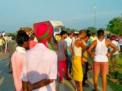 Gaya Road Accident: गया में पिकअप वैन ने एक ही परिवार के 3 लोगों को रौंदा, घटनास्थल पर सबकी मौत