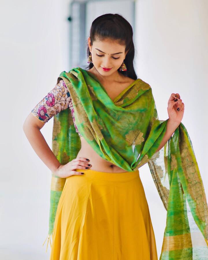 అనన్య నాగళ్ల.. కుర్రాళ్లకు వేస్తోంది అందాల వల - Image Credit: Ananya Nagalla/Instagram