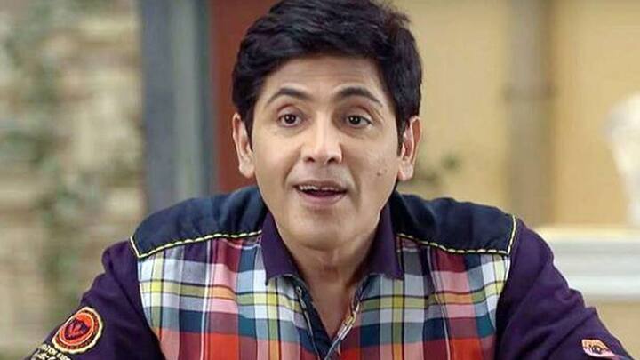 विभूति नारायण मिश्रा : टीवी सीरियल ‘भाभीजी घर पर हैं’ की असल जान विभूति भईया ही हैं. आपको बता दें कि ‘भाभीजी घर पर हैं’ में विभूति नारायण का किरदार एक्टर आसिफ शेख ने निभाया है जो रियल लाइफ में सलमान खान के बेहद अच्छे दोस्त हैं. मीडिया रिपोर्ट्स की मानें तो आसिफ एक दिन की शूटिंग के लिए 70 हज़ार रुपए तक चार्ज करते हैं.