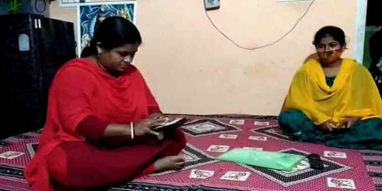 South 24 Paragana housewife was allegedly cheated after giving money for job via mobile app South 24 Paragana : স্বামীর ব্যবসায় মন্দা, অ্যাপের মাধ্যমে চাকরির জন্য টাকা দিয়ে প্রতারিত মহিলা !