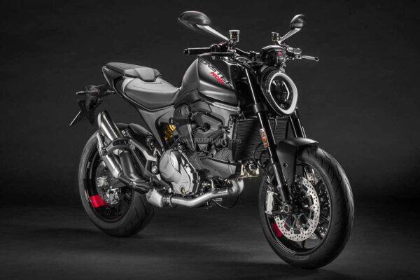 ਡੁਕਾਤੀ ਨੇ ਭਾਰਤ 'ਚ ਆਪਣੀ ਨਵੀਂ ਰੇਂਜ ਮੌਨਸਟਰ ਲਾਂਚ ਕੀਤੀ ਹੈ। ਕੰਪਨੀ ਨੇ ਬਾਇਕ ਨੂੰ 10.99 ਲੱਖ ਰੁਪਏ (ਐਕਸ-ਸ਼ੋਅਰੂਮ) ਤੇ ਡੁਕਾਤੀ ਮੌਨਸਟਰ ਪਲੱਸ ਵੇਰੀਐਂਟ ਦੀ ਕੀਮਤ 11.24 ਲੱਖ ਰੁਪਏ ਦੇ ਨਾਲ ਬਾਜ਼ਾਰ ਵਿੱਚ ਲਾਂਚ ਕੀਤਾ ਹੈ।