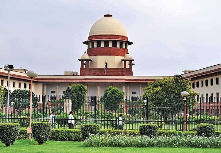 Delhi Rohini Firing CJI expresses concern Supreme Court says hearing will be held on the safety of courts and judges Delhi Rohini Firing: CJI ने जताई चिंता, सुप्रीम कोर्ट ने कहा- अदालतों और जजों की सुरक्षा पर होगी संज्ञान लेकर सुनवाई
