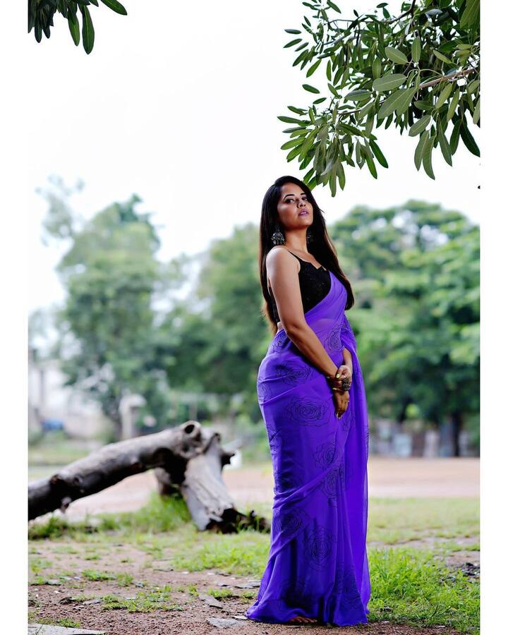 (Courtesy: Instagram) ఆమె గ్లామర్ షోకి నెటిజన్లు ఫిదా అవుతున్నారు.