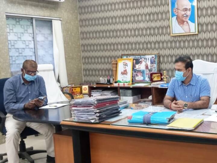 Gopalganj News: गोपालगंज के डीएम ने डॉक्टरों को दी चेतावनी, कहा- ईमानदारी से करें यह काम Gopalganj News: Gopalganj DM nawal kishore warns doctors, said - do this work honestly ann Gopalganj News: गोपालगंज के डीएम ने डॉक्टरों को दी चेतावनी, कहा- ईमानदारी से करें यह काम