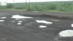 પાટણ: રસ્તાઓ પર પડેલા ખાડાઓના કારણે વાહન ચાલકો ત્રાહિમામ, જુઓ ગુજરાતી ન્યુઝ