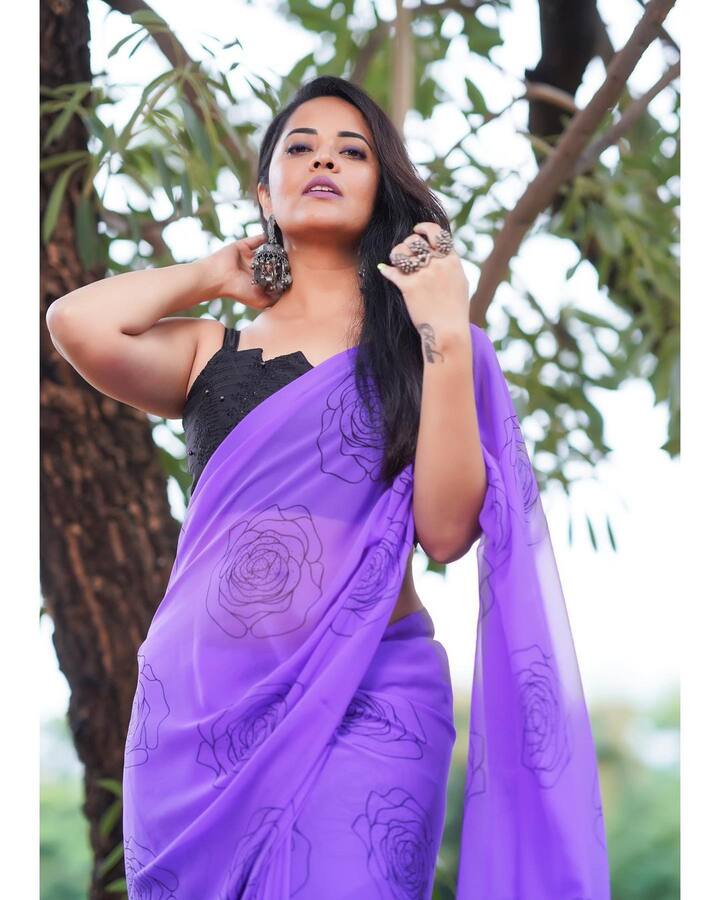 (Courtesy: Instagram) యూత్ లో ఆమెకి మంచి ఫాలోయింగ్ ఉంది.