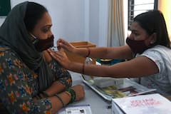 Explained: अभी तक कितने राज्यों-केंद्र शासित प्रदेशों में 100 फीसदी व्यस्कों को लगी वैक्सीन की पहली डोज? जानिए