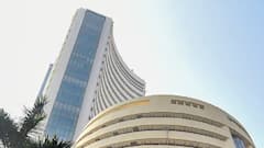 Stock Market Opening: बाजार में भारी गिरावट, सेंसेक्स 500 अंक टूटकर 59,700 के करीब, 17,768 पर खुला Nifty
