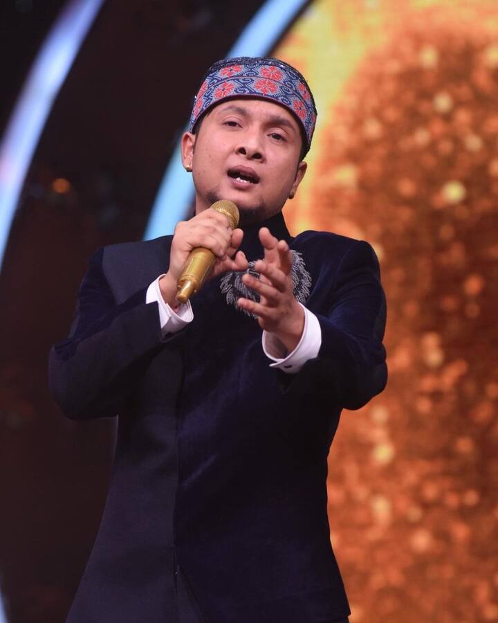 खिताब जीतने के बाद भी पवनदीप अपने सफर को जारी रखे हुए हैं. उत्तराखंड से आने वाले पवन ने पहाड़ी गाने से सिंगिंग में डेब्यू कर लिया है. उनकी सुरीली आवाज में गाना लोगों को काफी पसंद आ रहा है.