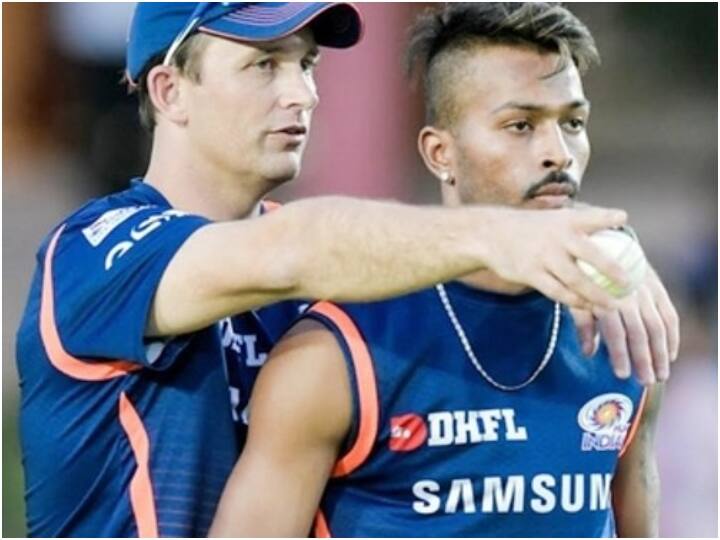 Mumbai Indians’ bowling coach gives a big update on Hardik Pandya’s fitness