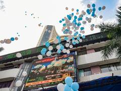 Market Updates: इतिहास में पहली बार सेंसेक्स 60,000 अंक के ऊपर बंद, निफ्टी ने भी रिकॉर्ड स्तर पर दी क्लोजिंग