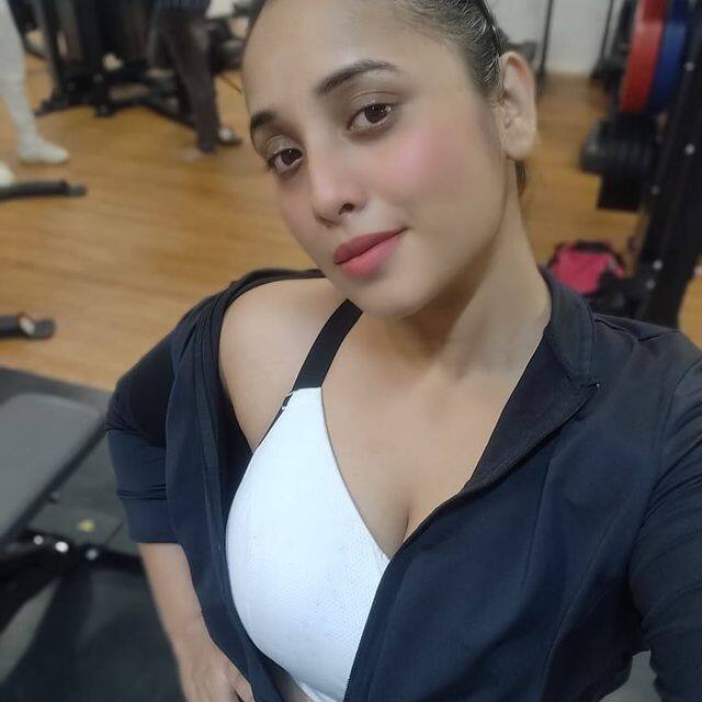 परफेक्ट फिगर पाने के लिए रानी जिम में पिछले काफी वक्त से कड़ी मेहनत कर रही हैं. औऱ अब उनका ये अवतार सोशल मीडिया पर काफी वायरल हो रहा हैं.