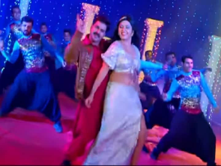 Bhojpuri Song: Bhojpuri Actress Kajal Raghwani and Pawan Singh Song Ganna Bech Ke Chumma Goes Viral on Youtube Watch Here Bhojpuri Song: गाने में Kajal Raghwani और Pawan Singh की जोड़ी के फैंस हो रहे दीवाने, एक्ट्रेस की अदाएं ढहा रहीं कहर