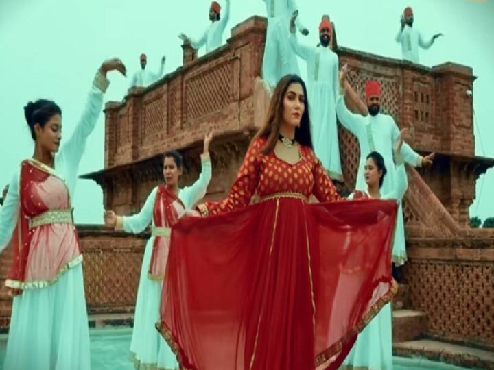 Haryanvi Song:  Sapna Choudhary के नये गाने ने दर्शकों के बीच मचाई धूम, लोग कर रहे डांसिंग क्वीन की जमकर तारीफ