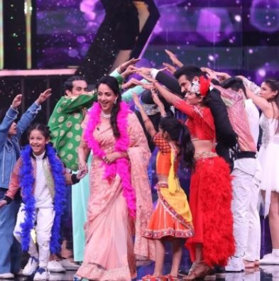 Super Dancer 4: Hema Malini पर चढ़ा Dharmendra का सुरूर, 'जट यमला पगला दीवाना' गाने पर किया जोरदार डांस