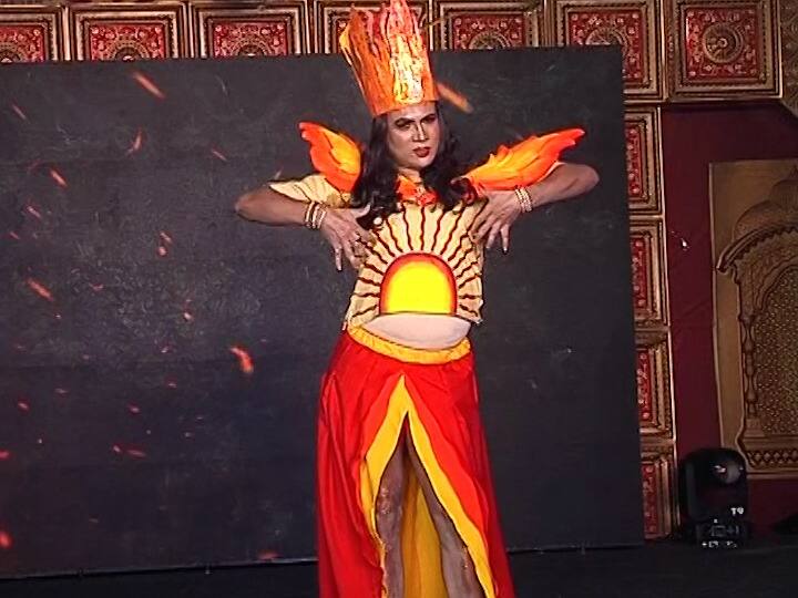 पुणे आणि इतर शहरातील तृतीयपंथीय मॉडेल्सनी या फॅशन शोमध्ये रॅम्प वॉक केला.