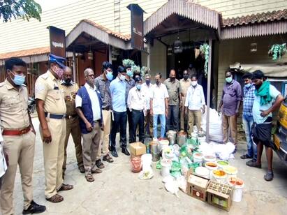 unhealthy food preparation sealed for nonvegetarian restaurant! மயிலாடுதுறை: சுகாதாரமற்ற முறையில் உணவு தயாரித்த அசைவ உணவகத்திற்கு சீல்!