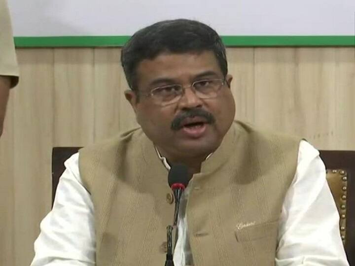 UP Election 2022: Union Minister Dharmendra Pradhan held a big meeting, many BJP leaders attended UP Election 2022: केंद्रीय मंत्री धर्मेंद्र प्रधान ने की बड़ी बैठक, बीजेपी के कई नेता हुए शामिल