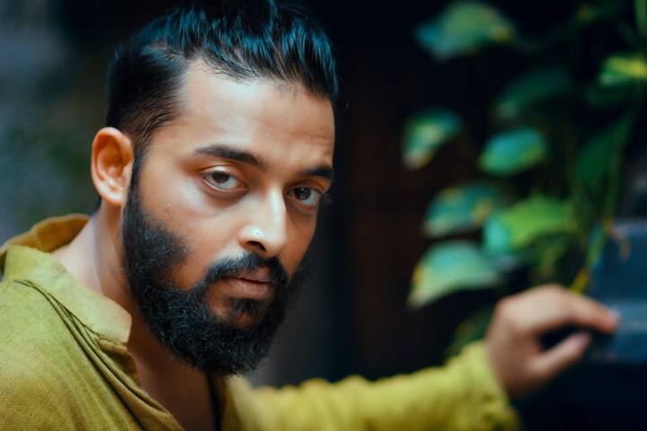 'অল্প হলেও সত্য়ি' গল্পটির লেখক অনুভব ঘোষ।