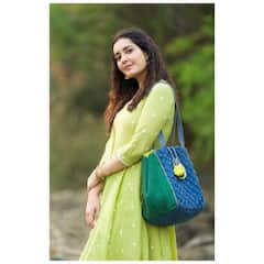 Raashi khanna Phots: అందమైన లోకం..అందులోన నువ్వు అద్భుతం..రాశీ లేటెస్ట్ పిక్స్ పై నెటిజన్ల రియాక్షన్