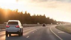 দুরন্ত গতিতে গাড়ি চালাচ্ছেন নব্বই বছরের 'যুবতী', সোশ্যাল মিডিয়ায় ভিডিও ভাইরাল