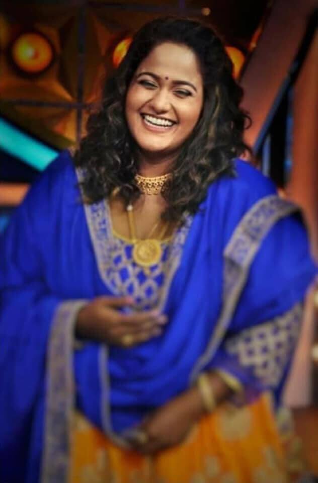 वनिताने छोटा पडदा गाजवल्यानंतर ती कबीरसिंग चित्रपटातून दिसली होती. तिला आता कोळीवाड्याची रेखा म्हणून नवी ओळख मिळवली आहे. काही दिवसांपूर्वी तिने केलेल्या एका न्यूड फोटोशूटची चर्चा प्रचंड गाजली होती.