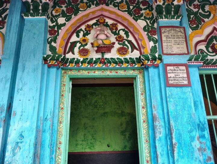 পুজোর কয়েকদিন আচার-অনুষ্ঠানের কোন খামতি থাকে না।