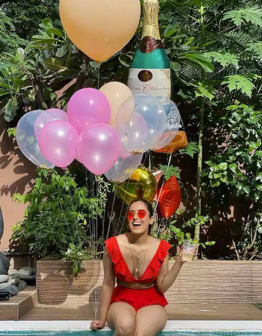 Bigg Boss 12 Fame Srishty Rode Pool Party On Birthday, Beautiful Style