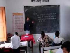 Uttarakhand Education Department: शिक्षक की भूमिका में नजर आए विभाग के अधिकारी, स्कूल जाकर बच्चों को पढ़ाया